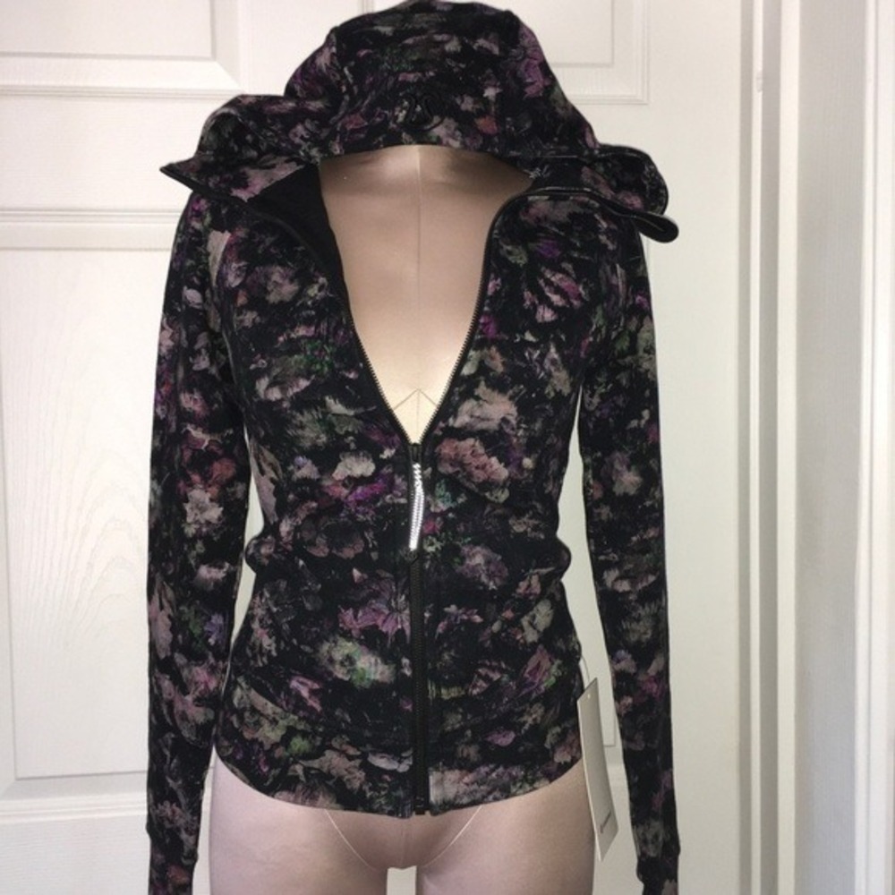 NWT Lululemon Floral Print Scuba Hoodie Fleece Lined Sweater - Picture 10 of 10